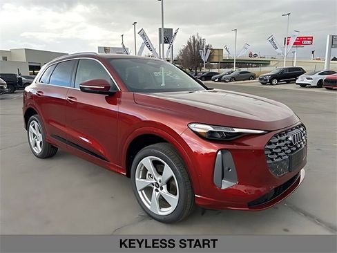 New 2025 Audi Q5 Premium Plus image 3