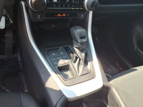 Certified 2023 Toyota RAV4 LE AWD/4WD image 10