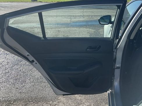 Used 2024 Nissan Altima 2.5 SV image 34