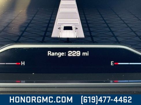 Used 2023 GMC Yukon SLT w/ SLT Premium Package image 33