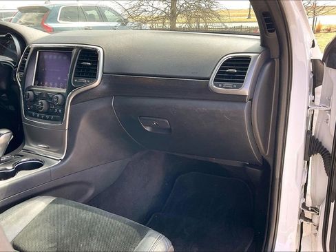 Used 2018 Jeep Grand Cherokee Altitude image 19