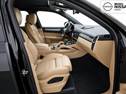 Used 2023 Porsche Cayenne Platinum Edition AWD/4WD image 9
