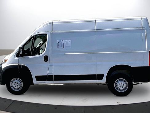 Used 2025 RAM ProMaster 2500 w/ Convenience Group FWD image 5