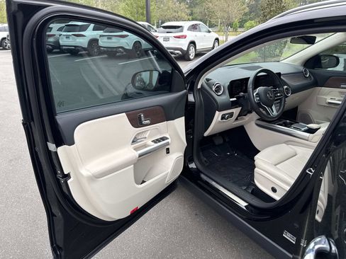 Used 2023 Mercedes-Benz GLA 250 image 17