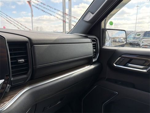 Used 2024 Chevrolet Silverado 1500 LT Trail Boss w/ Protection Package image 24