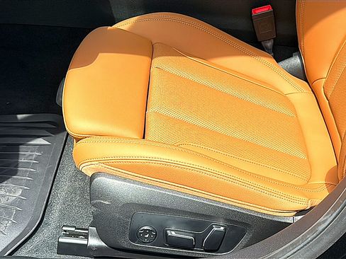 New 2026 BMW 330i Sedan w/ Premium Package RWD image 12