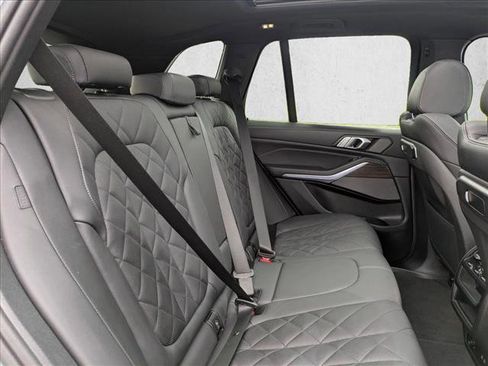 Used 2024 BMW X5 xDrive40i w/ Premium Package image 19