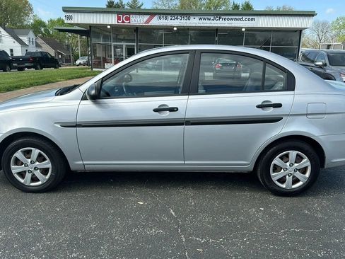 Used 2009 Hyundai Accent GLS image 8