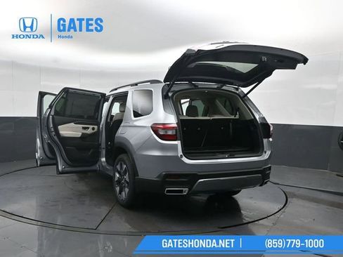 New 2026 Honda Pilot Touring image 59