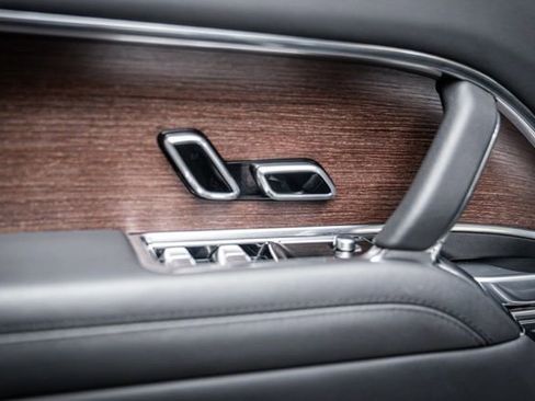 Used 2023 Land Rover Range Rover Long Wheelbase Autobiography image 57