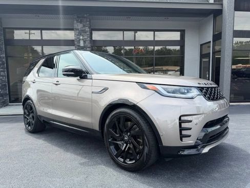Used 2024 Land Rover Discovery Dynamic SE AWD/4WD image 28