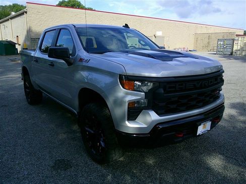 Used 2022 Chevrolet Silverado 1500 Custom Trail Boss w/ LPO, Dark Essentials Package AWD/4WD image 7