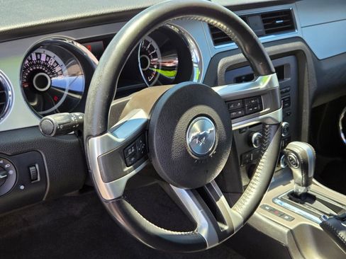 Used 2013 Ford Mustang Premium RWD image 18