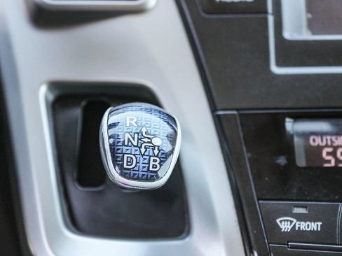 Used 2012 Toyota Prius V Five FWD image 22