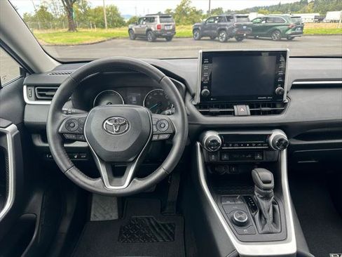 Certified 2022 Toyota RAV4 XLE w/ Convenience Package AWD/4WD image 15