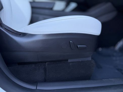 Used 2021 Tesla Model Y Long Range image 34