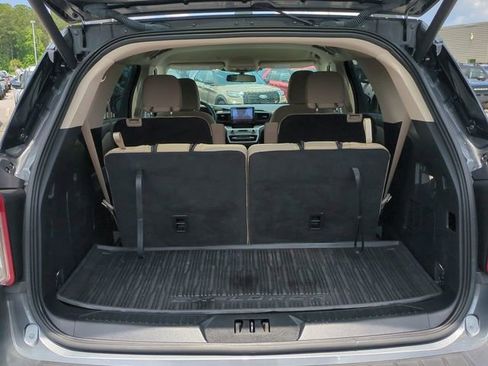 Used 2022 Ford Explorer XLT RWD image 13