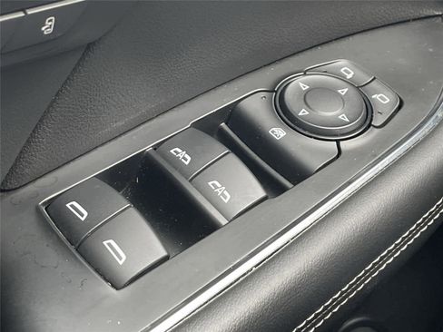 Used 2023 Buick Envision Essence FWD image 19