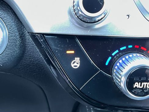 Used 2023 Kia Telluride EX w/ EX Captain's Chair Package image 30