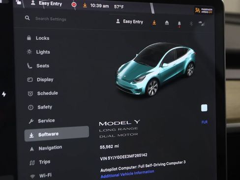 Used 2021 Tesla Model Y Long Range image 18