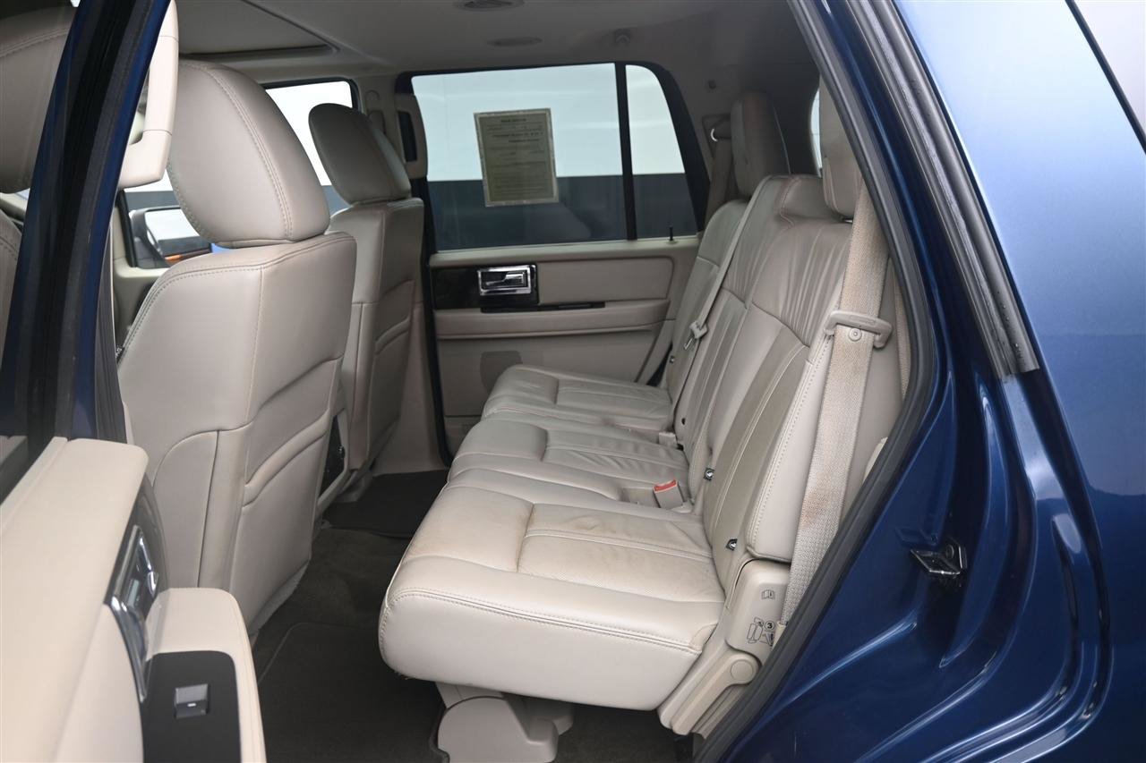 Used 2017 Lincoln Navigator Select AWD/4WD image 10