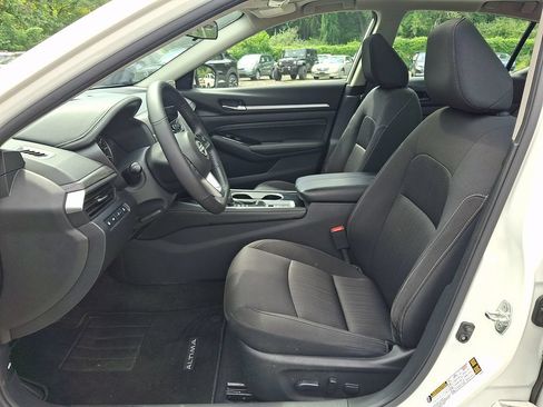 Certified 2023 Nissan Altima 2.5 SV w/ SV Premium Package AWD/4WD image 15