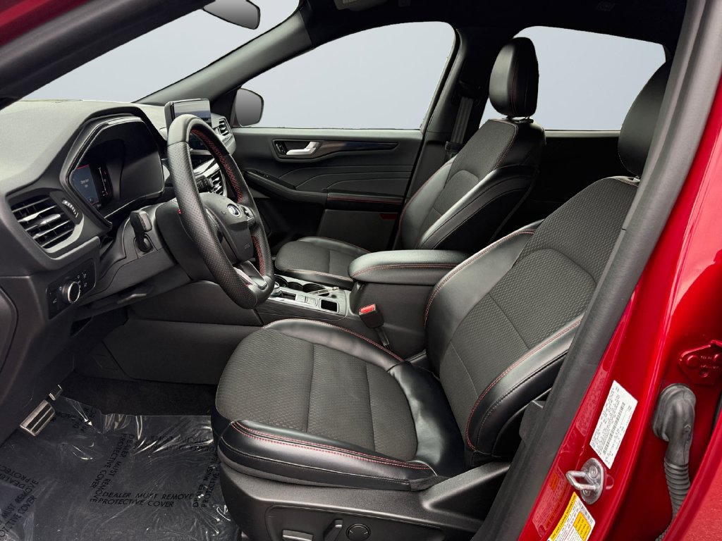 Used 2023 Ford Escape ST-Line w/ Tech Pack #1 AWD/4WD image 9