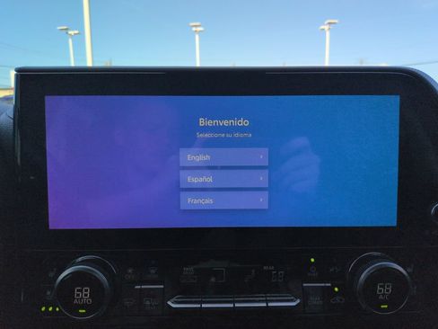 Used 2023 Toyota Highlander Platinum AWD/4WD image 19