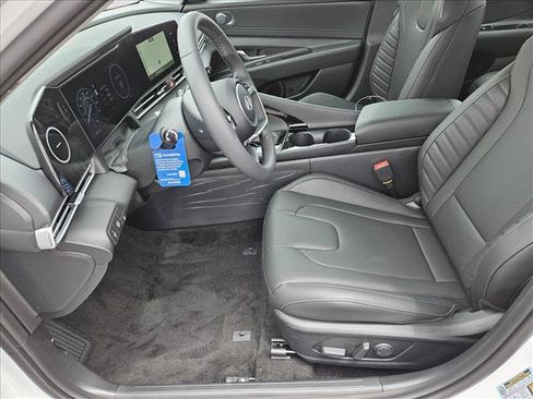 New 2026 Hyundai Elantra Limited FWD image 4