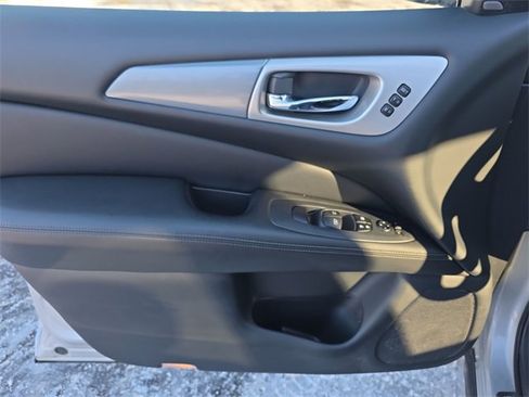 Certified 2020 Nissan Pathfinder SL image 13