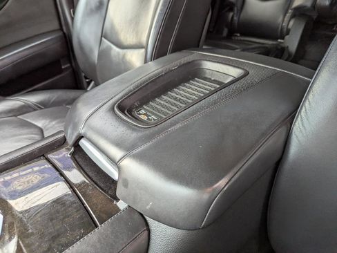 Used 2020 Cadillac Escalade Platinum AWD/4WD image 28