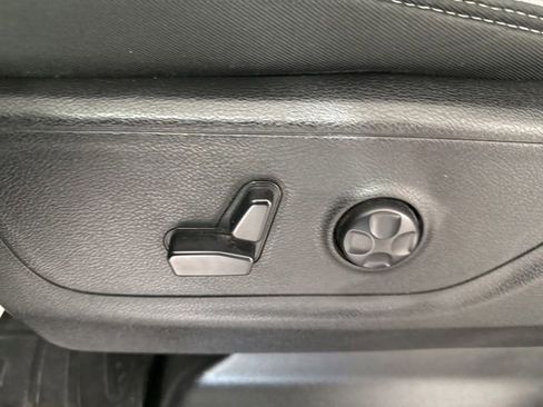 Used 2021 RAM 1500 Big Horn AWD/4WD image 19