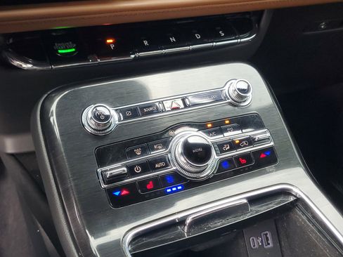 Certified 2023 Lincoln Nautilus Reserve AWD/4WD image 18