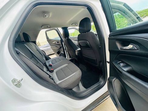 Used 2021 Chevrolet TrailBlazer LS FWD image 24