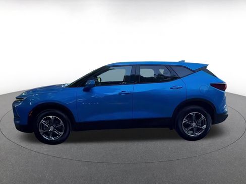 Used 2025 Chevrolet Blazer LT FWD image 9