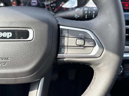 Used 2024 Jeep Compass Limited image 7