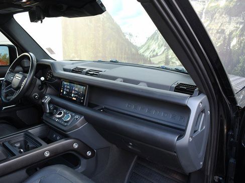 Used 2021 Land Rover Defender 90 X image 25