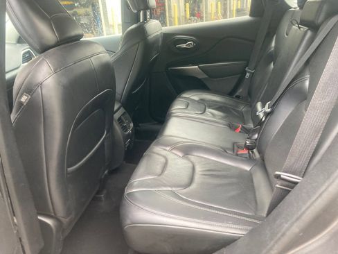 Used 2020 Jeep Cherokee Limited AWD/4WD image 29