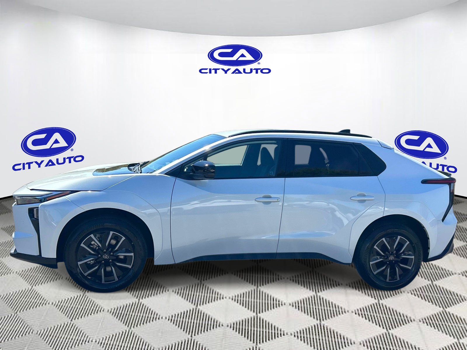Used 2026 Toyota bZ AWD/4WD image 7