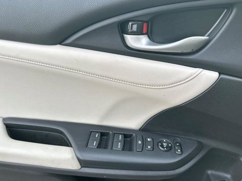 Certified 2019 Honda Insight Touring image 5