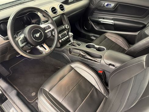 Used 2022 Ford Mustang GT Premium w/ Equipment Group 401A RWD image 4