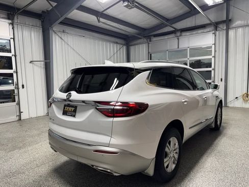 Used 2020 Buick Enclave Essence w/ Sound and Sites Package AWD/4WD image 15