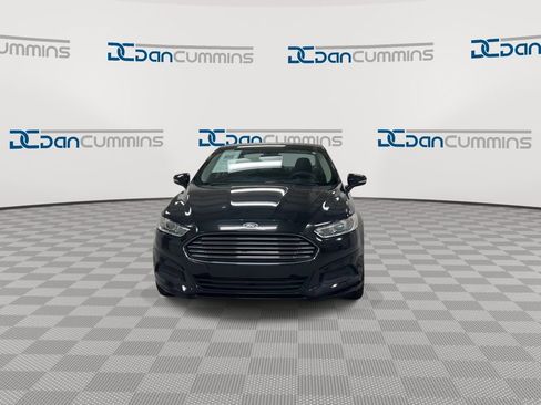 Used 2013 Ford Fusion SE FWD image 3
