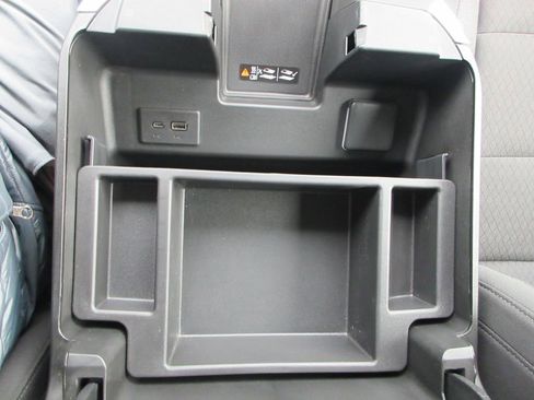 Used 2024 Chevrolet Silverado 3500 LT w/ Convenience Package image 31