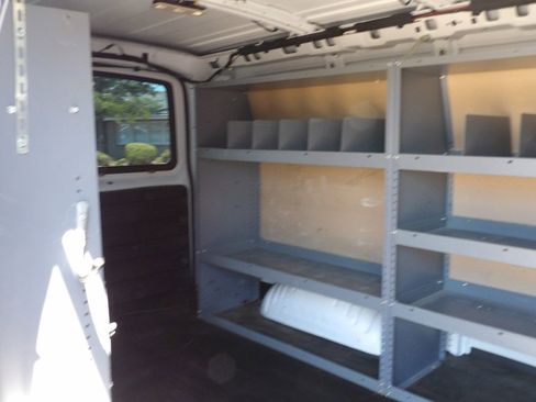 Used 2015 Chevrolet Express 2500 RWD image 28