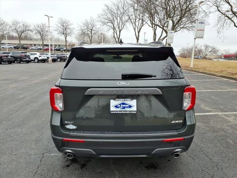 Used 2022 Ford Explorer XLT w/ Equipment Group 202A AWD/4WD image 6
