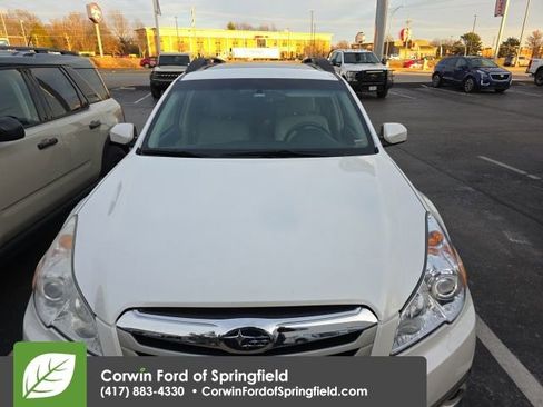 Used 2011 Subaru Outback 2.5i Limited image 3
