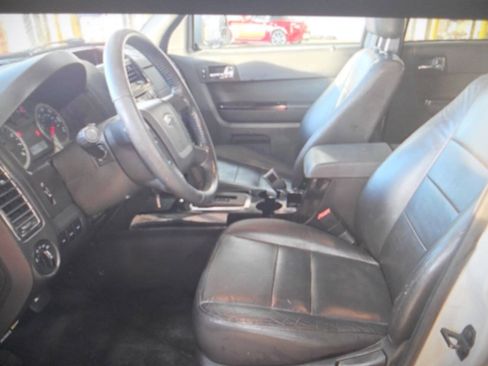 Used 2010 Ford Escape Limited AWD/4WD image 13