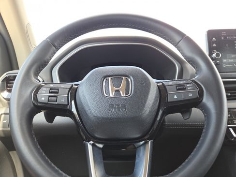 Used 2024 Honda Pilot Touring image 27