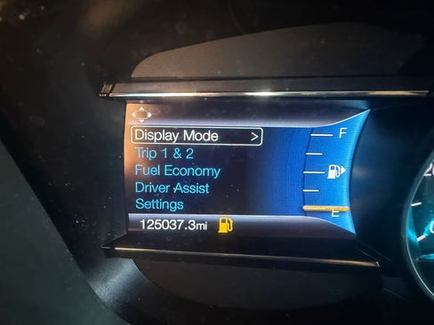 Used 2019 Ford Explorer XLT w/ Equipment Group 202A AWD/4WD image 11